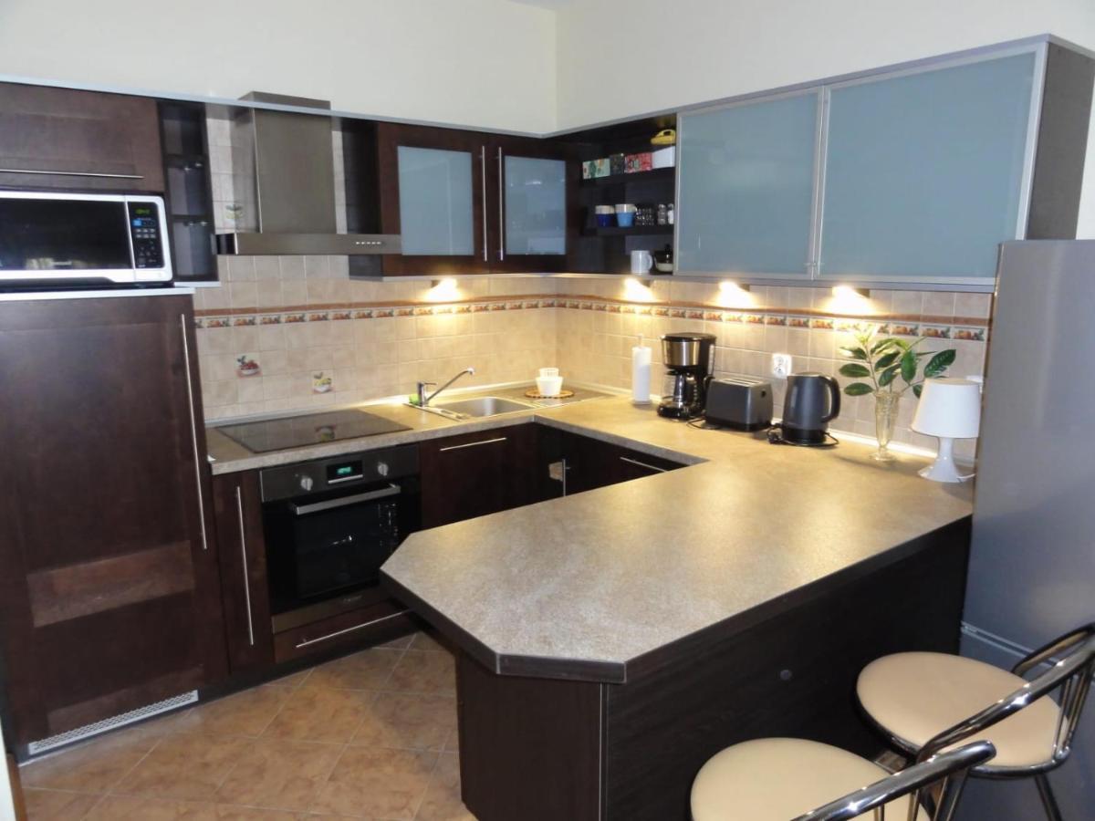 Apartement Basti โปเบียโรโว ภายนอก รูปภาพ