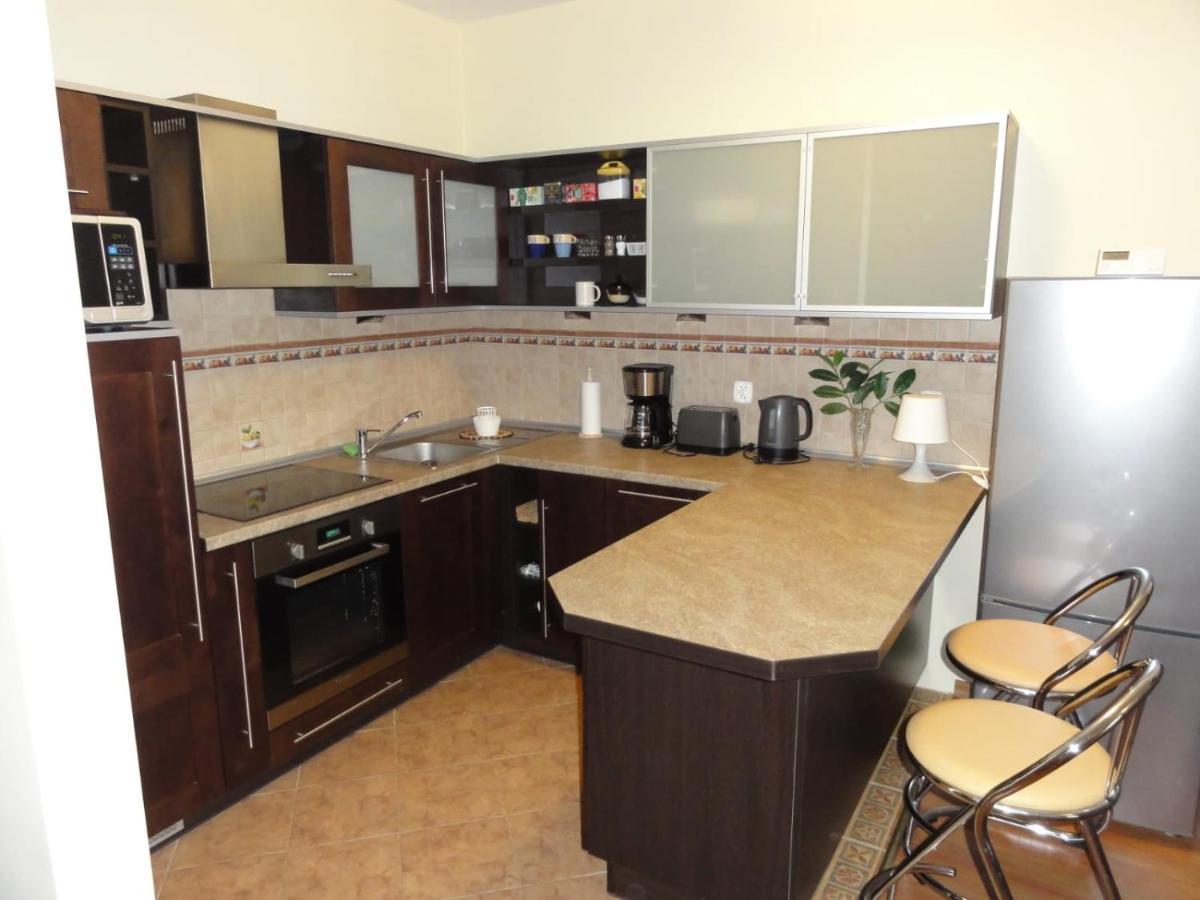 Apartement Basti โปเบียโรโว ภายนอก รูปภาพ