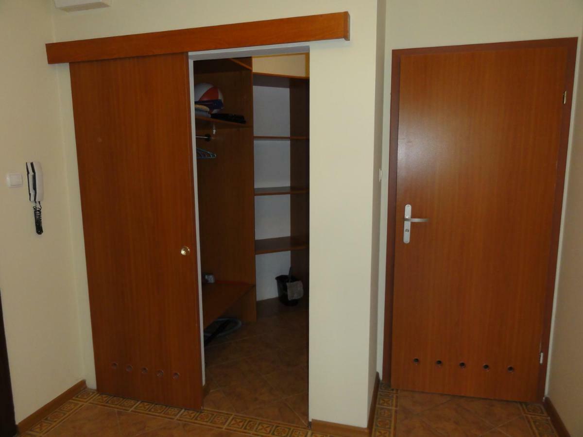 Apartement Basti โปเบียโรโว ภายนอก รูปภาพ